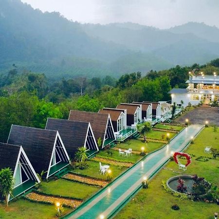 Villa 99 Camp And Cafe Khao Sok National Park Esterno foto